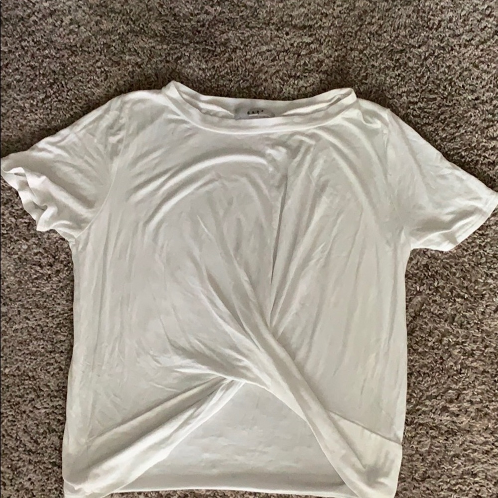 Juniors white cropped t-shirt lightly used - Picture 1 of 1